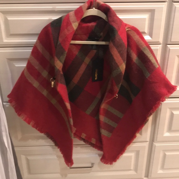 Red Cape - Picture 7 of 8